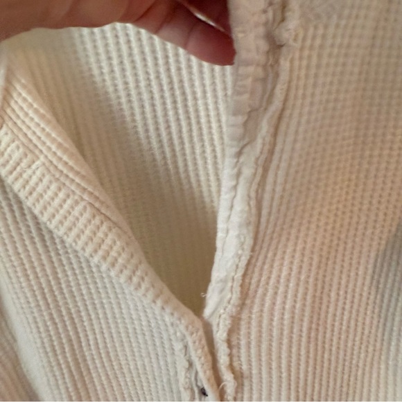 Free People Women’s Colt Top Waffle Knit Raw Hem Long Sleeves Sz M - Picture 4 of 15
